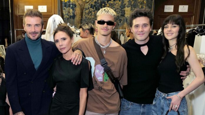 1754512710_news_image_image.gala_.de24431248t3wv3w1440r1.7778romeobeckhambrooklynpeltzbeckham.jpg.jpeg