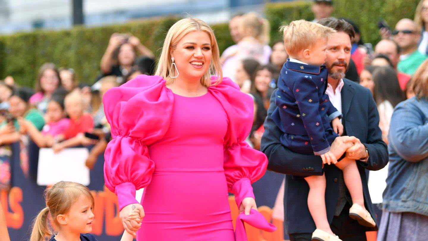 Kelly Clarkson: Kelly Clarkson e bën sëmundjen e saj të ish-burrit të saj publike
