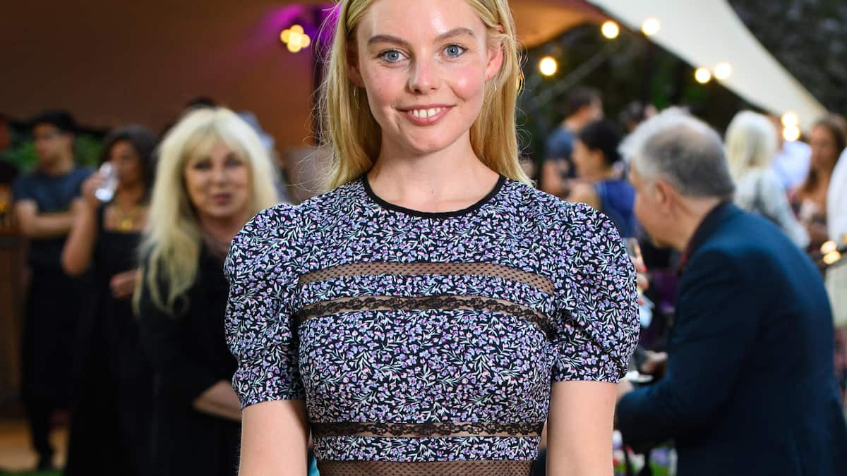 Ylli i “Outlander” Nell Hudson: Foshnja e parë është në botë