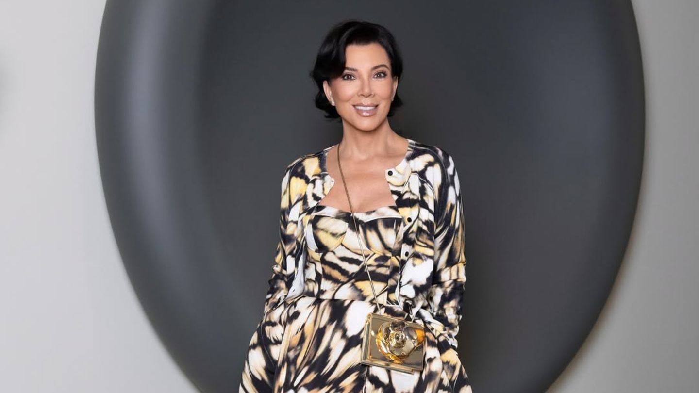 Photoshop dështon: Kris Jenner ka gjashtë gishtërinj për shkak të Photoshop dështon