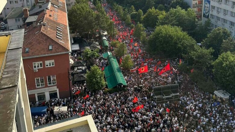 Pamje nga droni: Mijëra qytetarë protestuan kundër padrejtësive të Speciales në Hagë