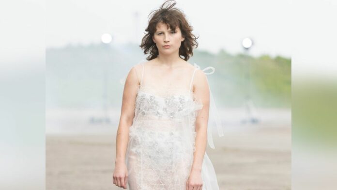1754653098_news_image_image.gala_.de24432124tPev3w1440r1.777808bjoerkstochtereroeffnetjubilaeumsshow11spotonarticle1108748.jpg.jpeg