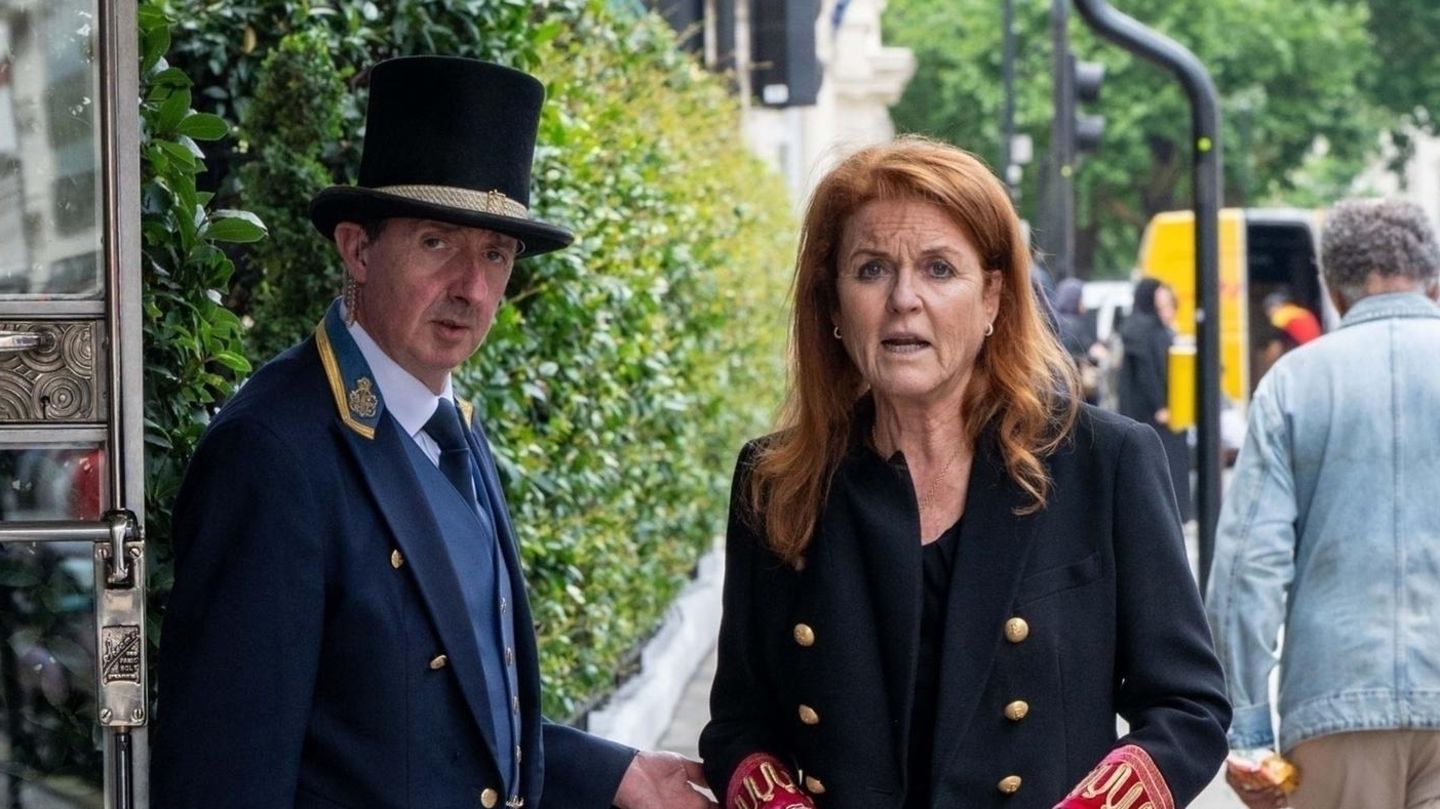 Takat e larta, atlete + CO.: Çfarë zbukuron këpucët e Sarah Ferguson