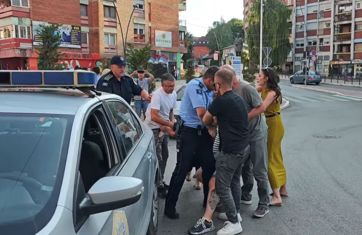 Arrestohet një serb në veri te “Mitrovica Jazz Days”, policia pengohet nga persona të tjerë