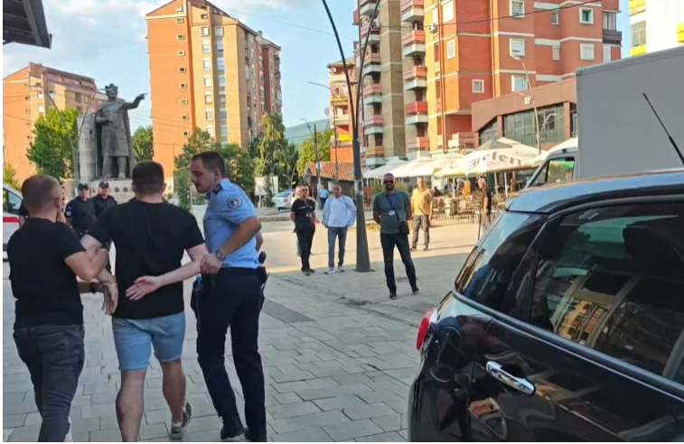 Incident pas Festivalit të Jazit në Mitrovicë të Veriut, Elshani: Dy persona u arrestuan për prishje të rendit