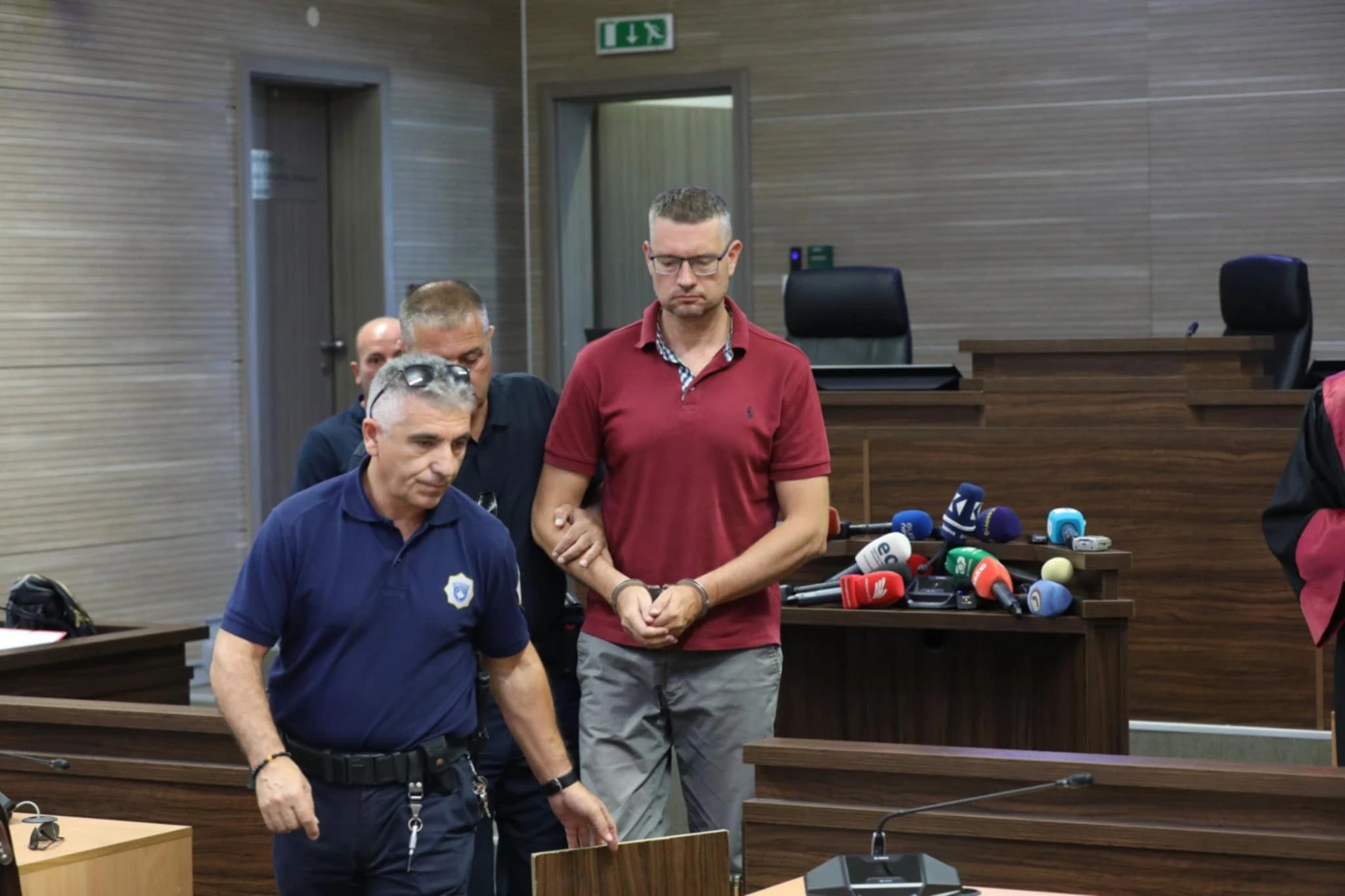 Në përpjekje për ta mbrojtur, Serbia demanton Popoviqin