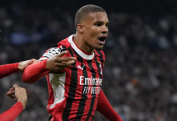 Newcastle paguan 40 milion për Schär-Competitor +++ A do të luajë së shpejti Bayern-Star me CR7?