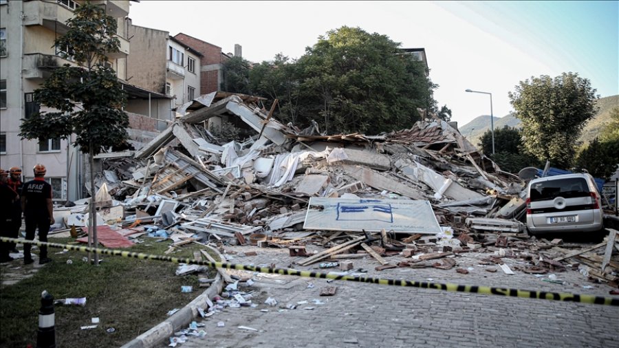 Një i vdekur dhe 29 të plagosur nga tërmeti 6.1 ballësh që goditi Turqinë Perëndimore