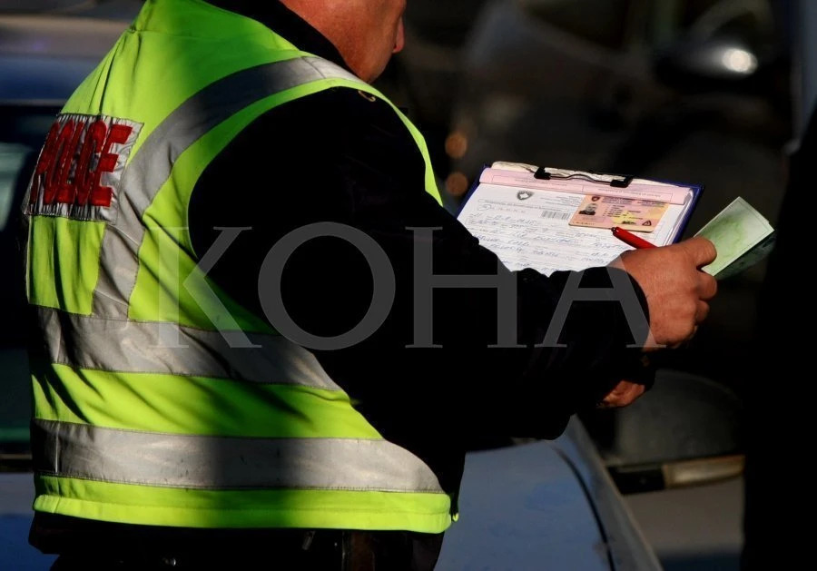 Mbi 1,900 gjoba trafiku të shqiptuara për gjashtë ditë në rajonin e Ferizajt, 22 patentë-shoferë të pezulluar