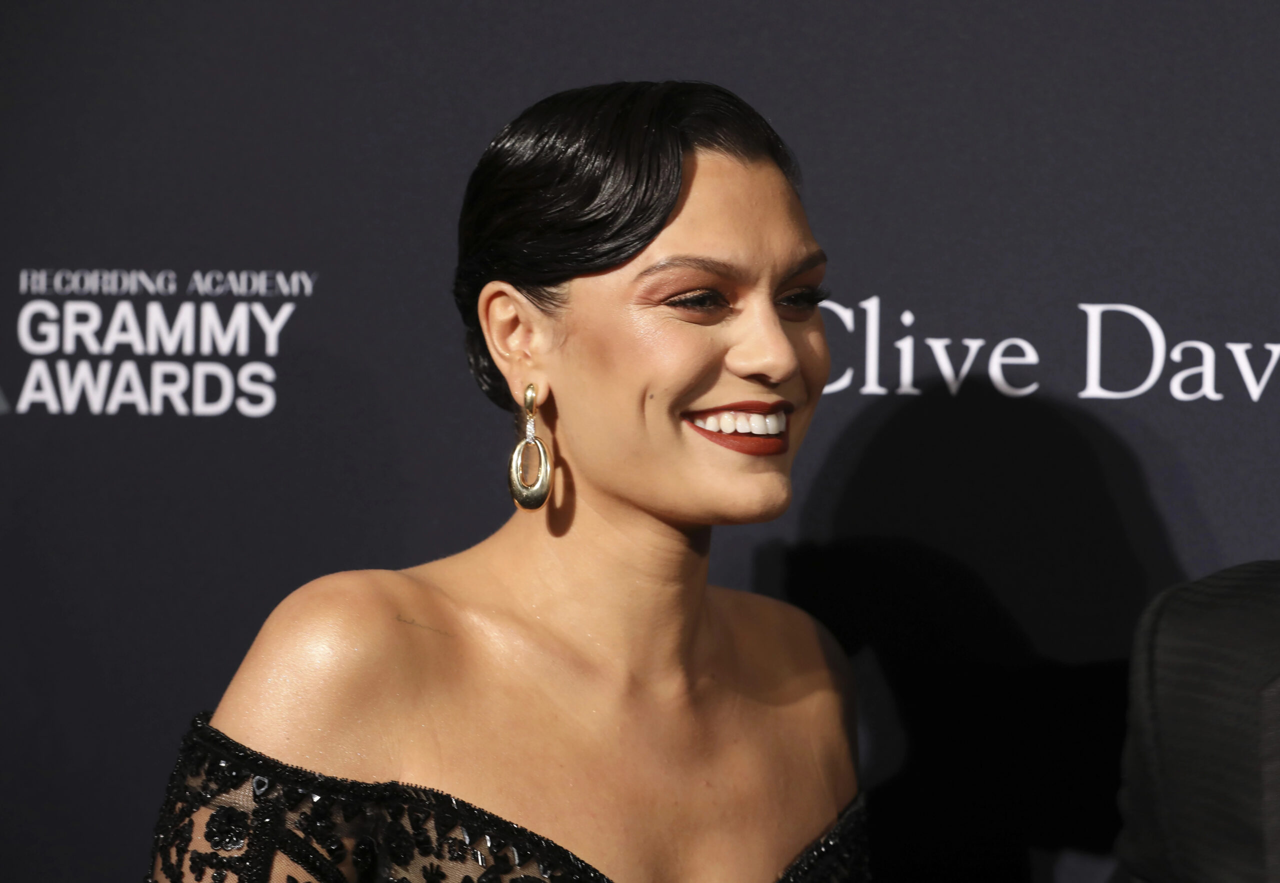 Jessie J zbulon se do t’i nënshtrohet një operacioni tjetër, pas diagnostikimit me kancer gjiri