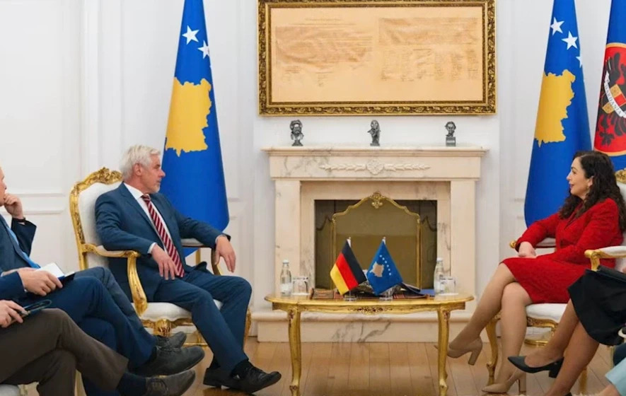 Ngërçi në Kuvend dhe perspektiva euroatlantike, tema të bisedimeve të Osmanit e Kurtit me Reiffenstuel