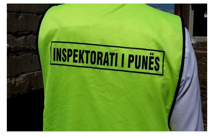 Temperaturat e larta, Inspektorati i Punës intensifikon kontrollet në vendet e punës: Kur s’respektohen masat, do të ketë ndëshkime