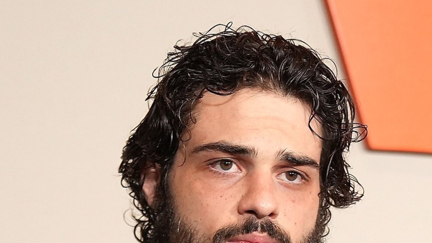 PREQUEL “RAMBO”: Noah Centineo ndjek në Sylvester Stallone