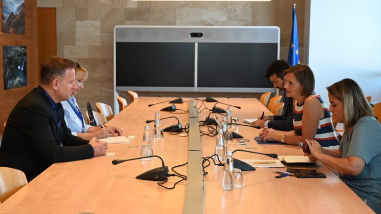 Zyra e BE-së kërkon t’i transferohet urgjentisht buxheti RTK-së
