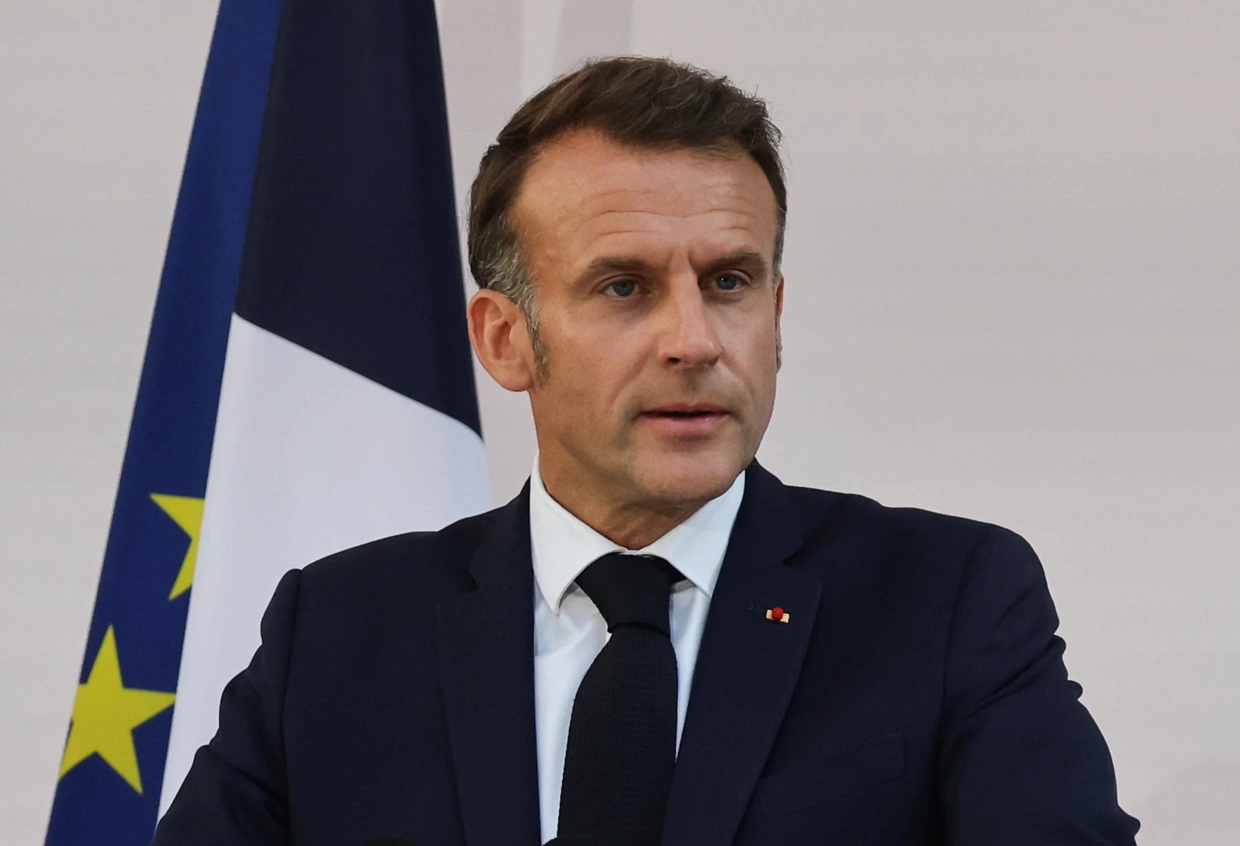 Macron: Trumpi gjatë takimit me Putinin synon armëpushimin në Ukrainë
