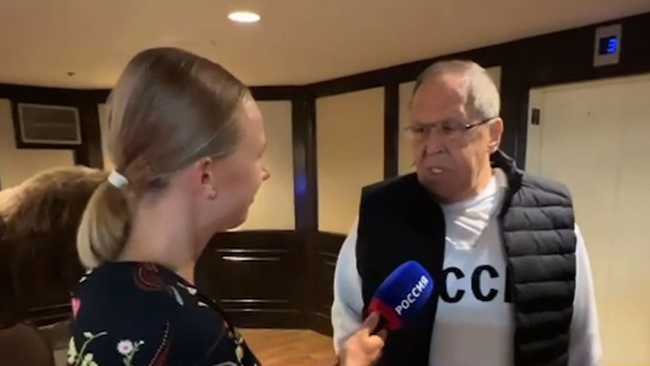 Provokim apo nostalgji? Sergei Lavrov shkon në Alaskë me bluzën e Bashkimit Sovjetik