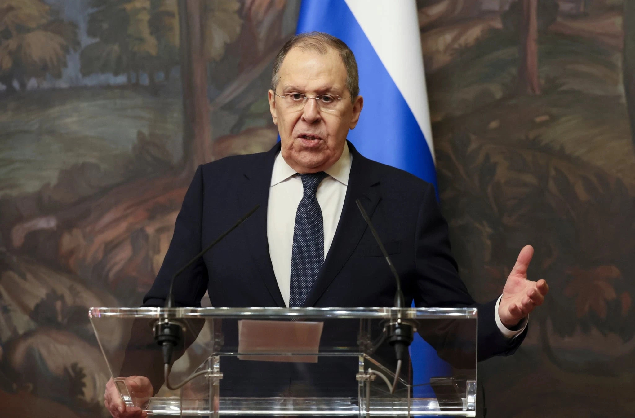 Lavrov: Rusia shpreson të vazhdojë diskutimet e dobishme gjatë samitit në Alaskë