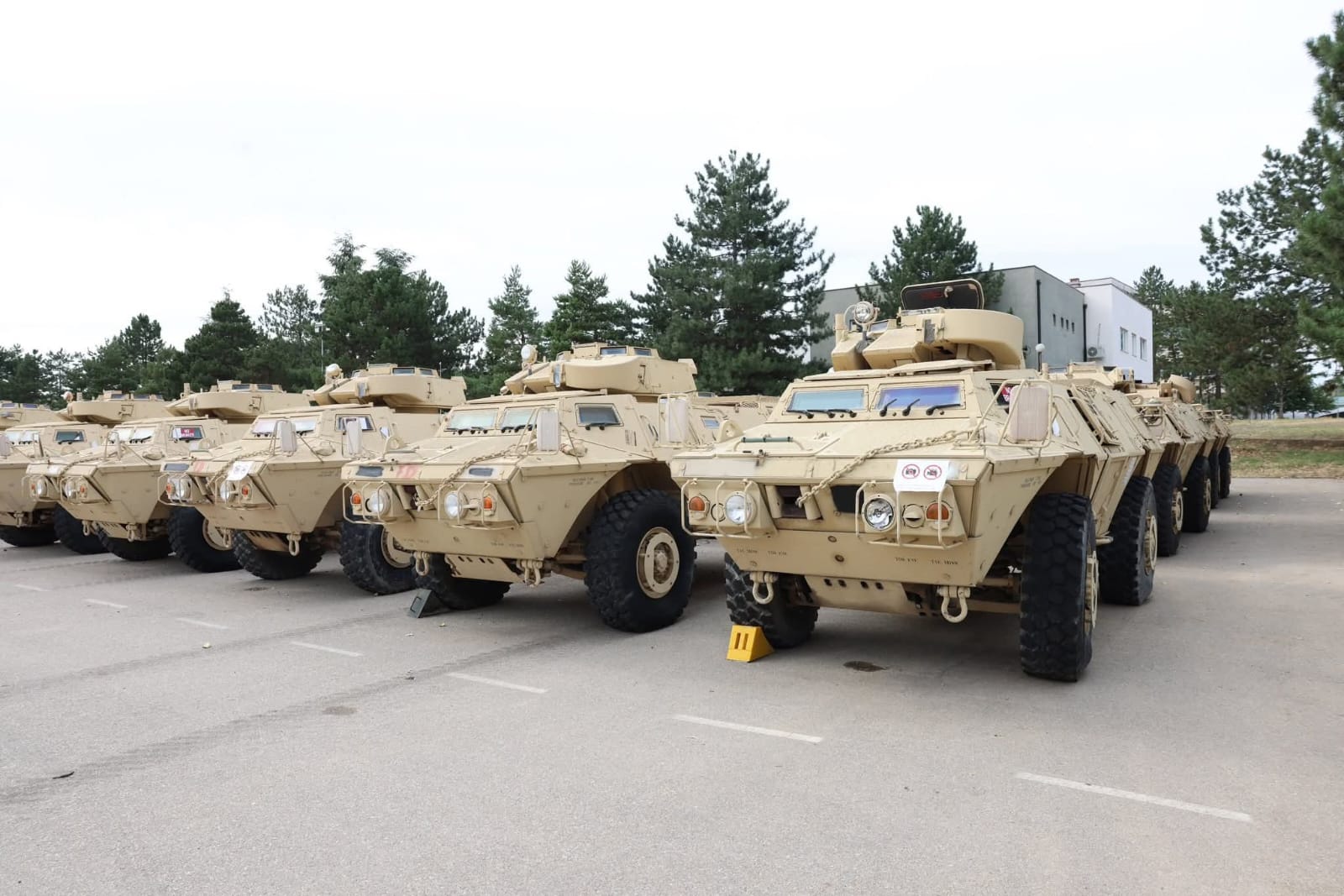 50 autoblinda nga tepricat e ushtrisë amerikane në Kosovë, Ambasada e SHBA-së: Forcimi i kapacitetit mbrojtës të FSK-së, zotim yni i përbashkët
