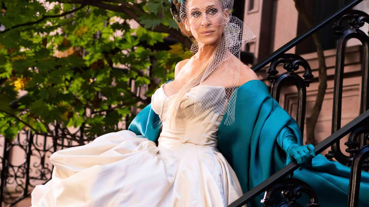 Sarah Jessica Parker është e mahnitur me gjerësinë e bandës së tifozëve “Carrie”