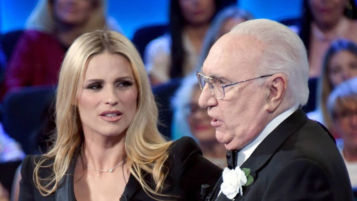Michelle Hunziker dhe More: Yjet vajtojnë për ikonën e TV Pippo Baudo