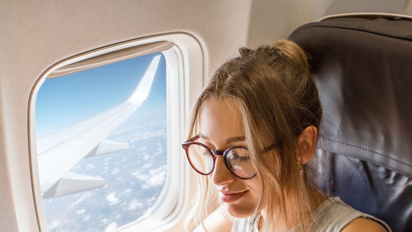 Smartphone në aeroplan: happensfarë ndodh pa modalitetin e fluturimit?
