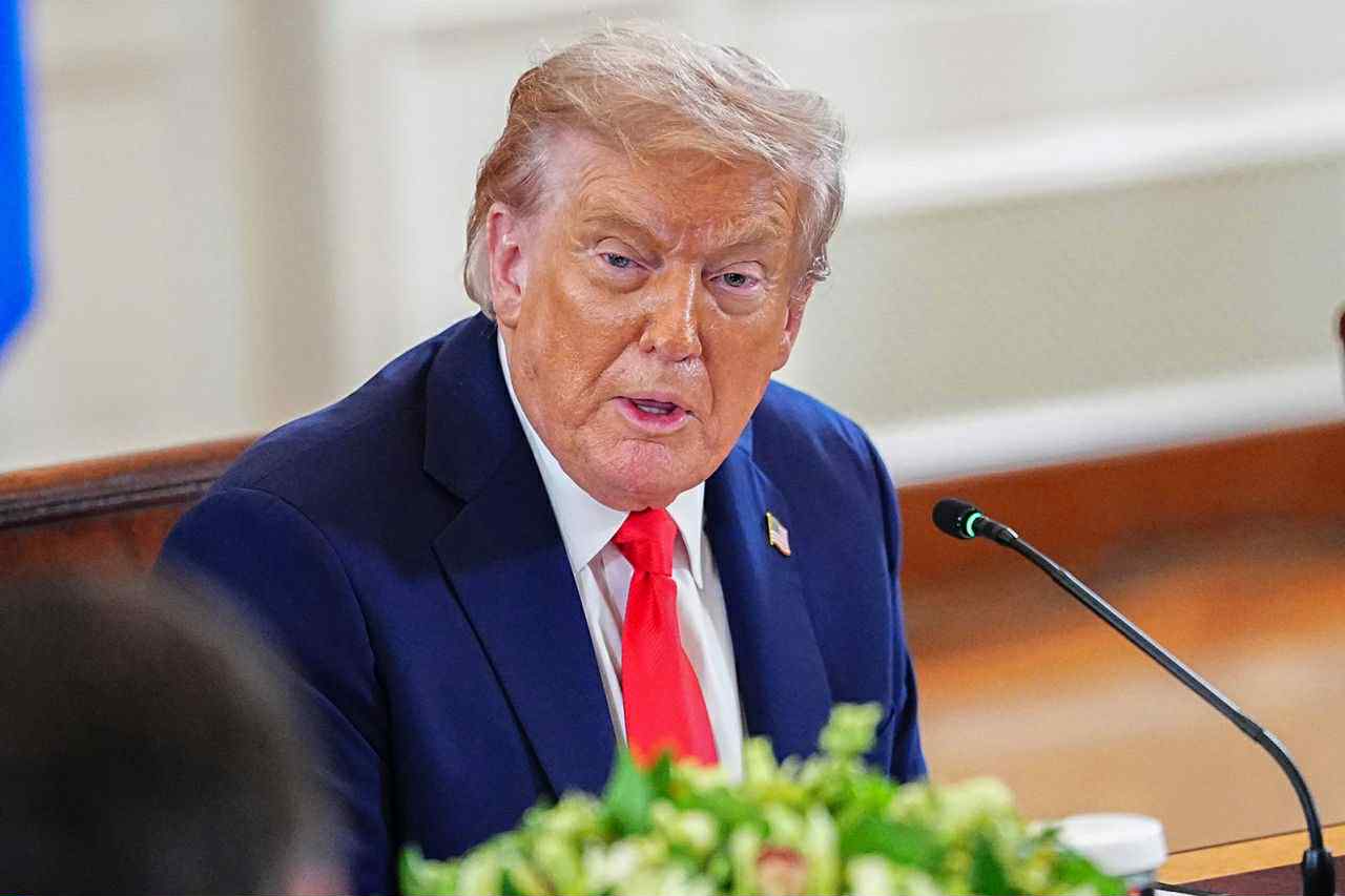 Trump ka ndërprerë takimin me europianët dhe Zelenskyn për ta telefonuar Putinin