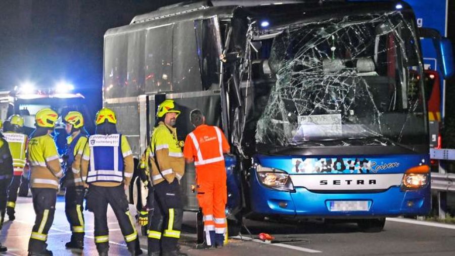 Raportohet se një autobus nga Kosova u aksidentua në Gjermani, 10 të lënduar