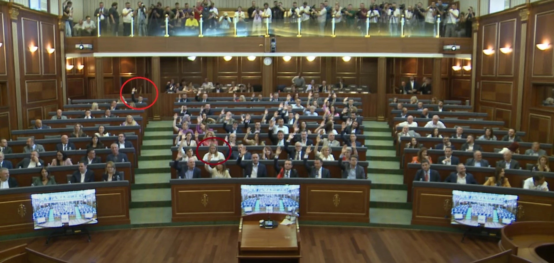 Selimi s’e votoi Gërvallen për kryetare të Kuvendit, Bekë Berisha po
