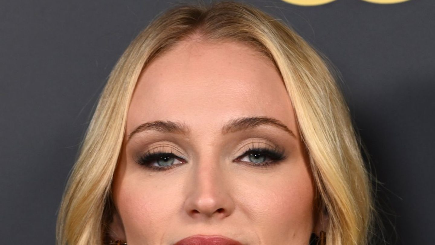 Sophie Turner: Ghosting i jep asaj ndjenjën e fuqisë