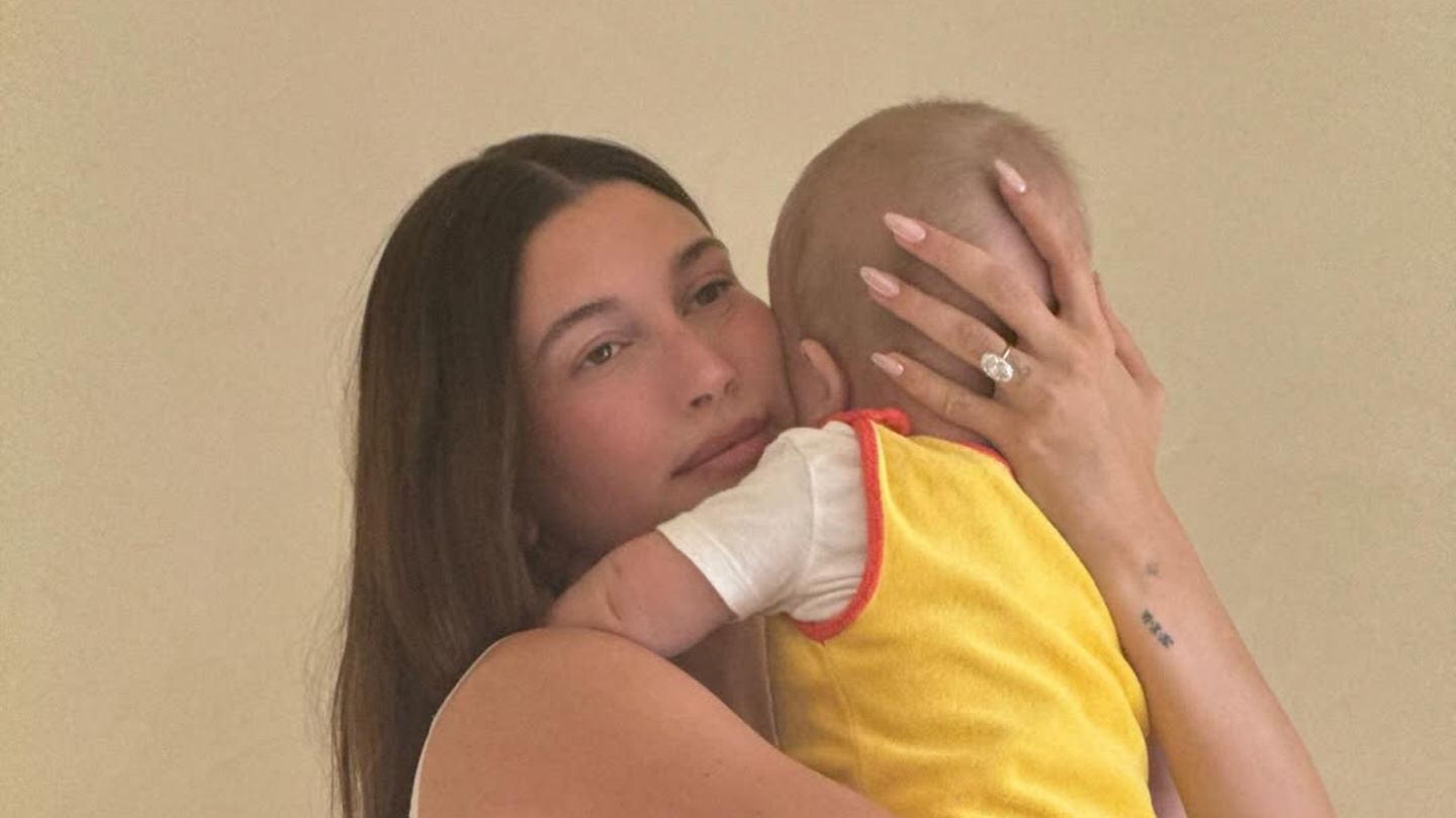 Hailey Bieber: Hailey Bieber ndan fjalë prekëse për ditëlindjen e parë të djalit të saj