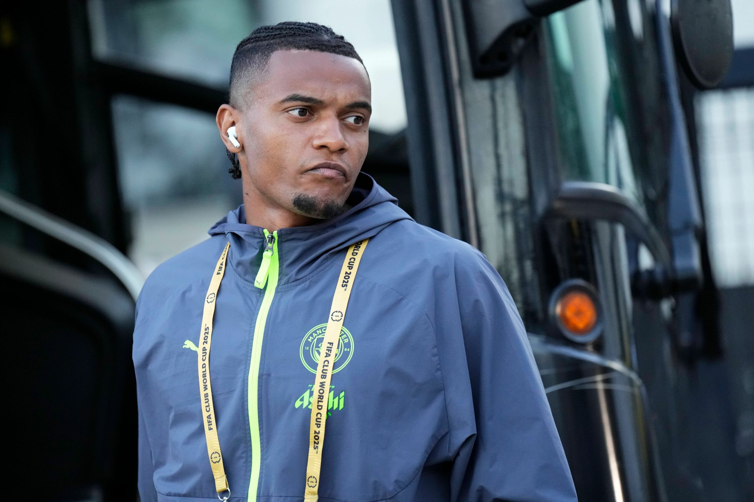 Manuel Akanji i pushuar nga Manchester City, largimi i tij bëhet më i qartë