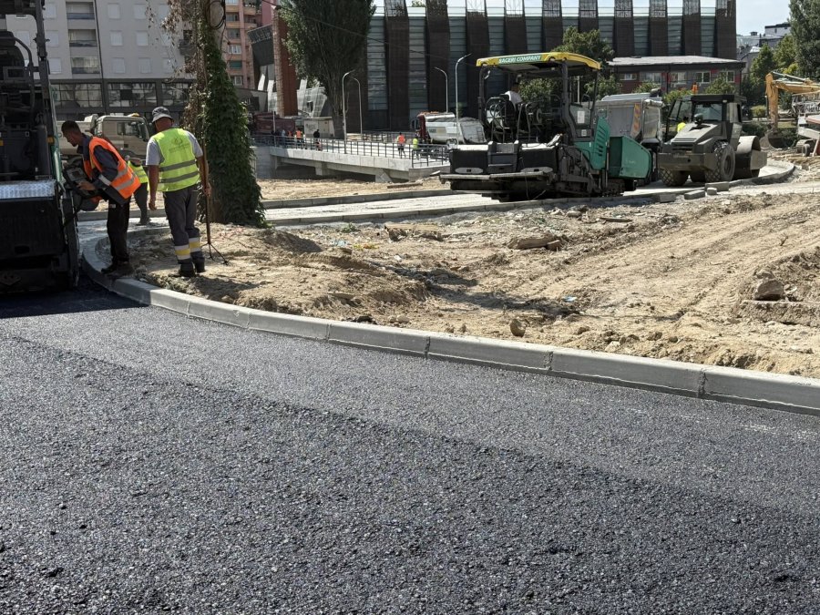 Durmishi njofton se po shtrohet asfalti tek ura e re mbi Ibër