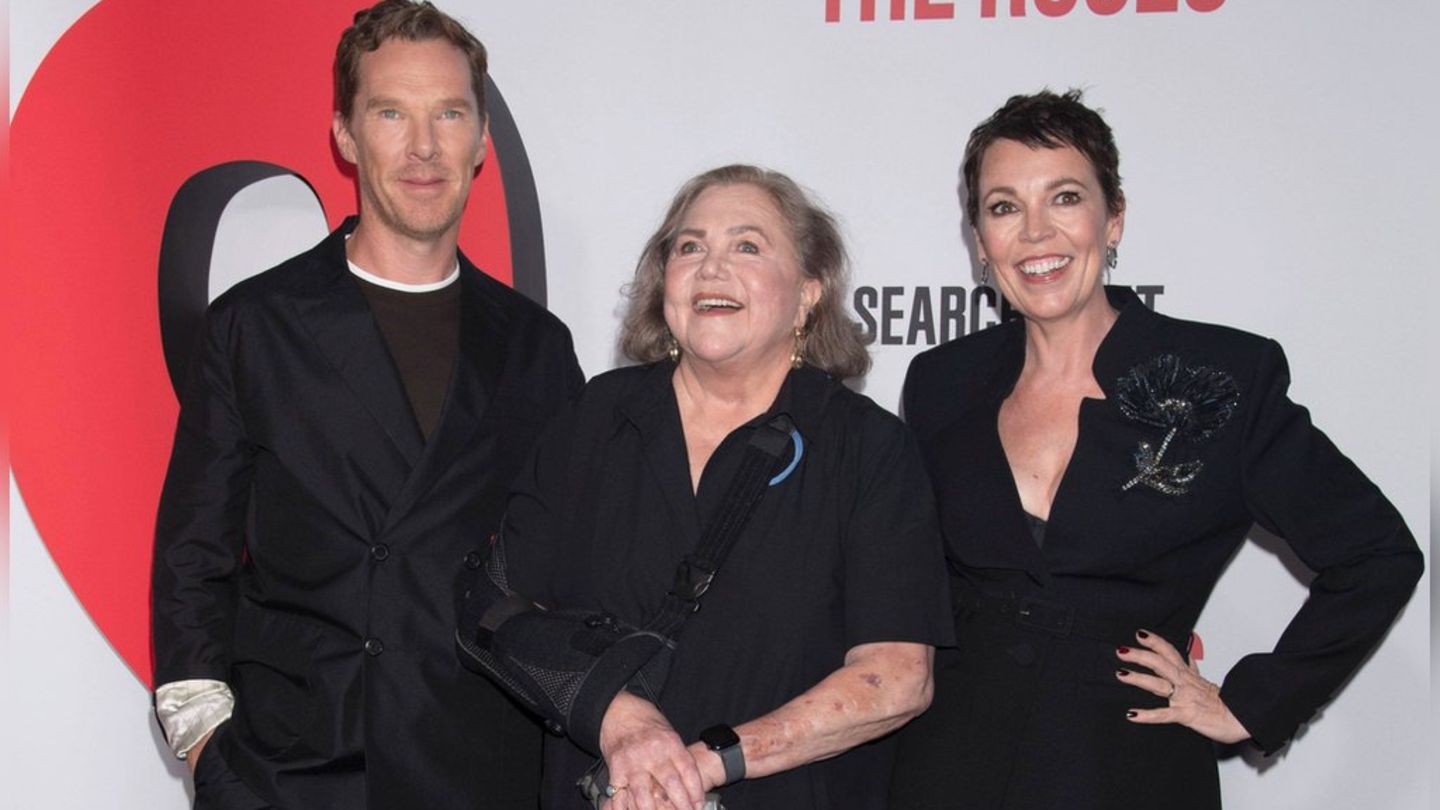 Ylli i “Luftës së Rozës” Kathleen Turner: Paraqitja e rrallë me një shkop në këmbë