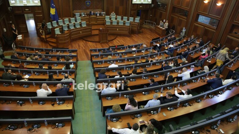 2021 – Vetëvendosje e votoi Slavko Simiqin për nënkryetar Kuvendi në pako