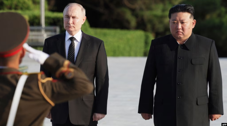 Kim Jong Un dhe Putin do të marrin pjesë në një paradë ushtarake në Kinë javën e ardhshme
