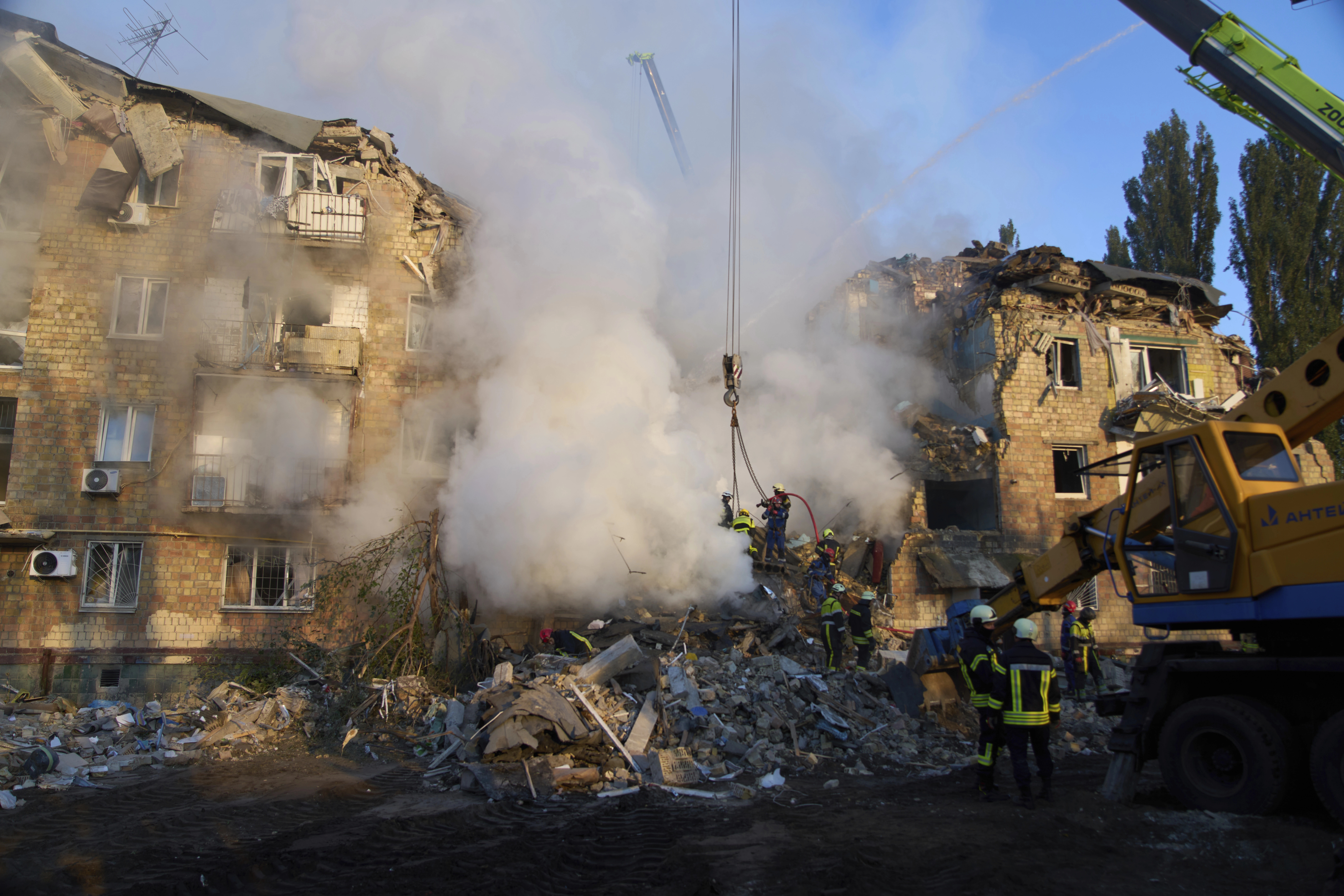 15 të vdekur, katër prej tyre fëmijë nga sulmi masiv rus mbi Kiev