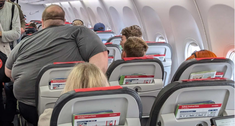 Nga janari 2026, pasagjerët obezë do paguajnë për dy ulëse në avion, vendimi nxit debate