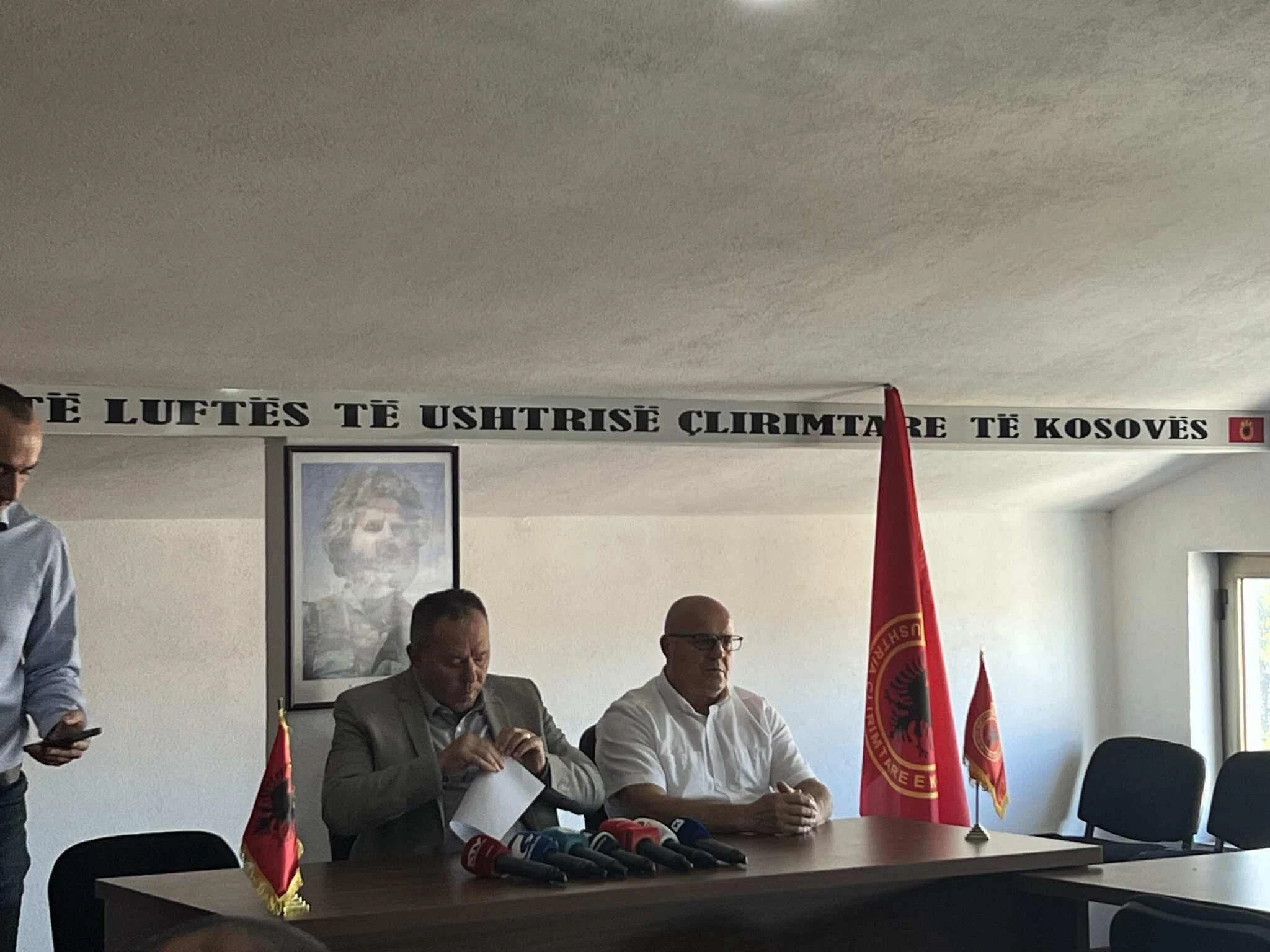 OVL-UÇK kërkon shkarkimin e Bashës, përndryshe paralajmëron masa