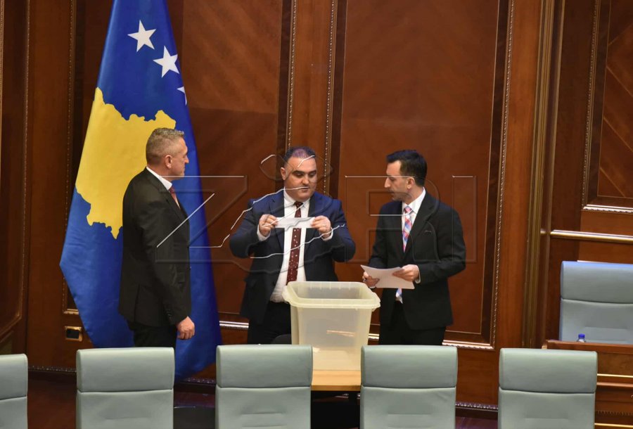 Votimi për nënkryetarin serb mban peng konstituimin e Kuvendit të Kosovës