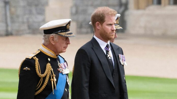 1756456710_news_image_image.gala_.de24443096tLQv3w1440r1.7778koenigcharlesprinzharry.jpg.jpeg