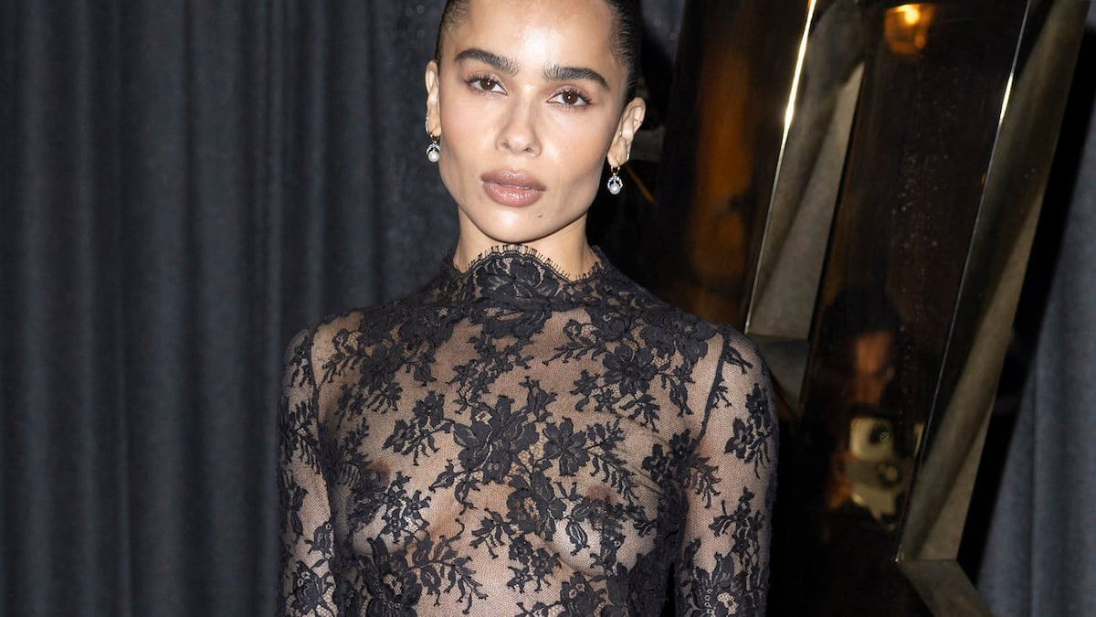 Zoë Kravitz pa dashje u dha udhëtime miqve të saj