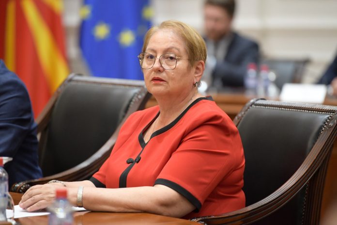 Janevska: Libra do të ketë për të gjithë nxënësit e shkollave fillore dhe të mesme