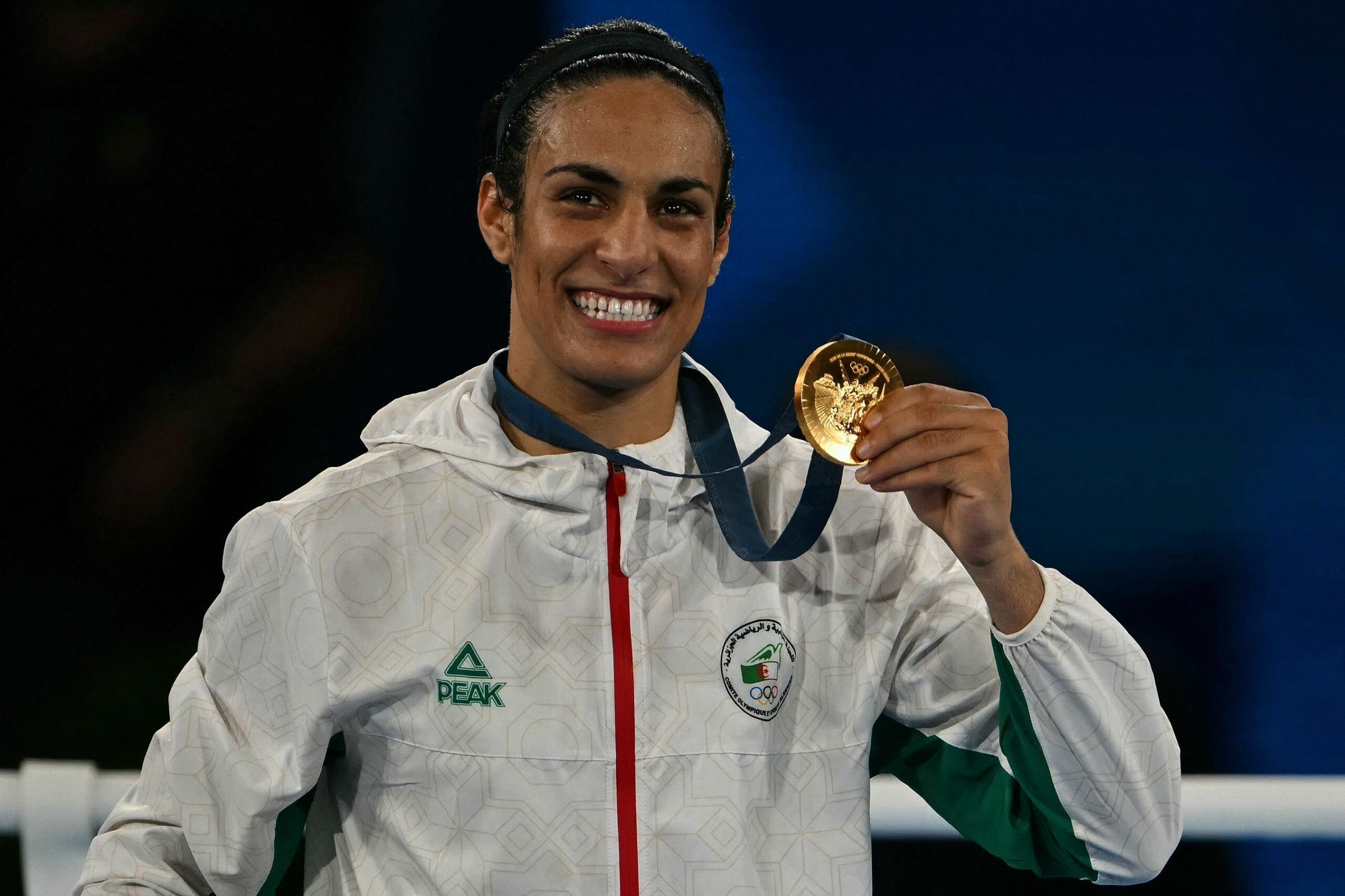 Imane Khelif sfidon testet e feminitetit para grumbullit