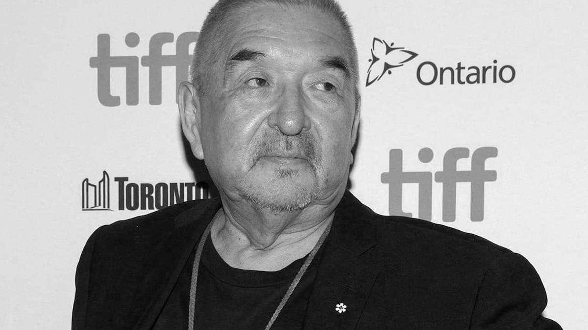 Yll nga “Kush vallëzon me ujkun”: Graham Greene ka vdekur