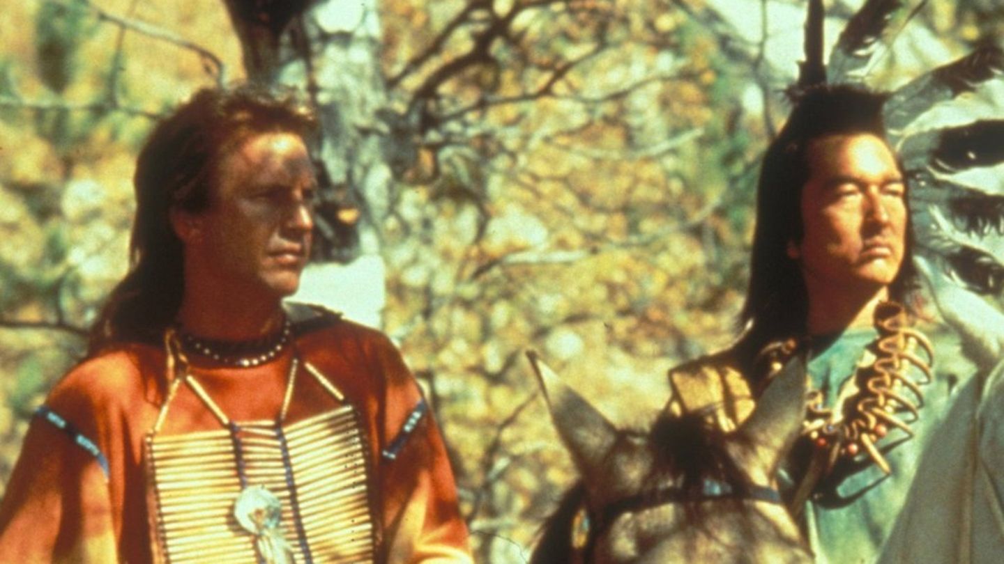 Lamtumirë me yllin “me ujkun”: Kevin Costner vajton për humbjen e Graham Greene