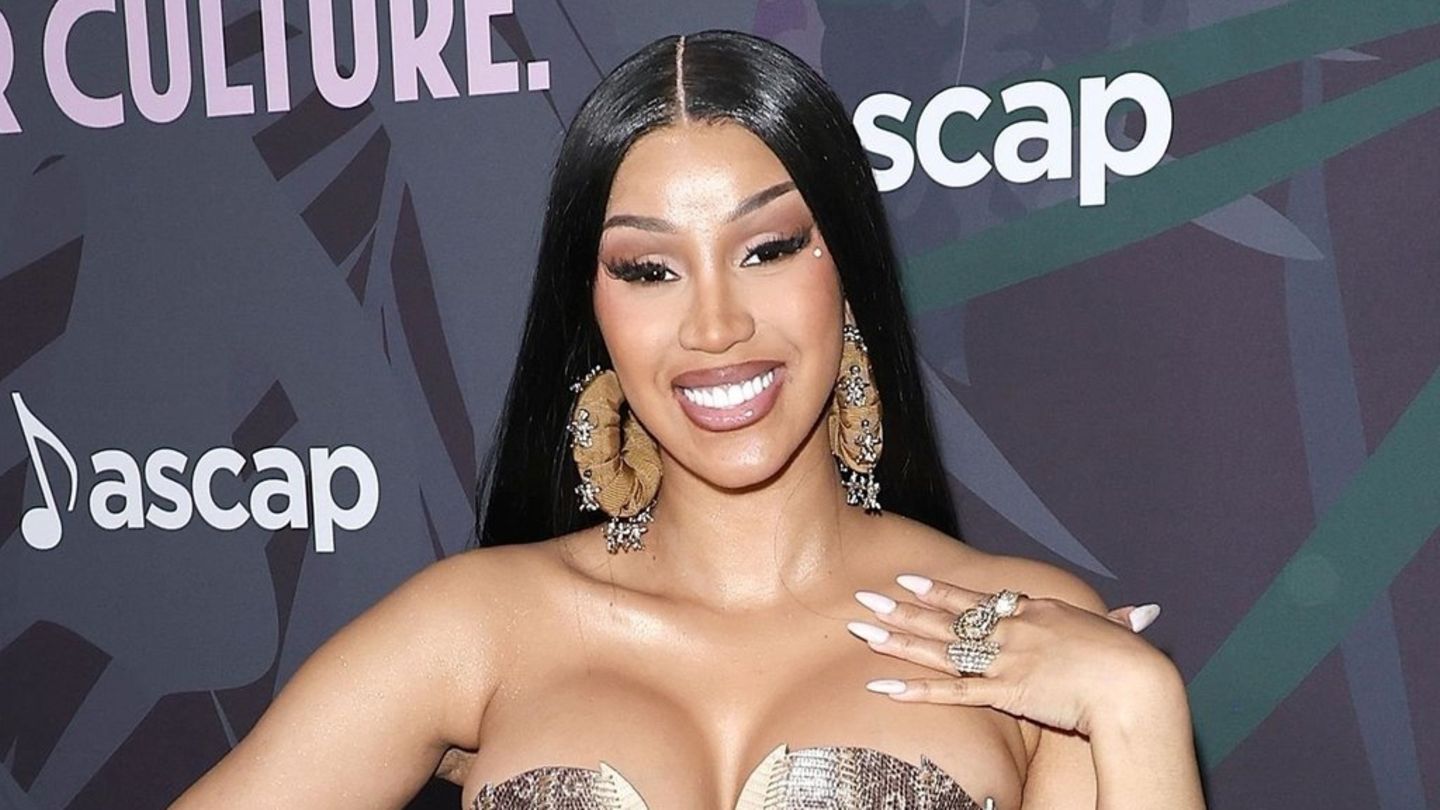 Cardi B: Reperi feston suksesin në miliona