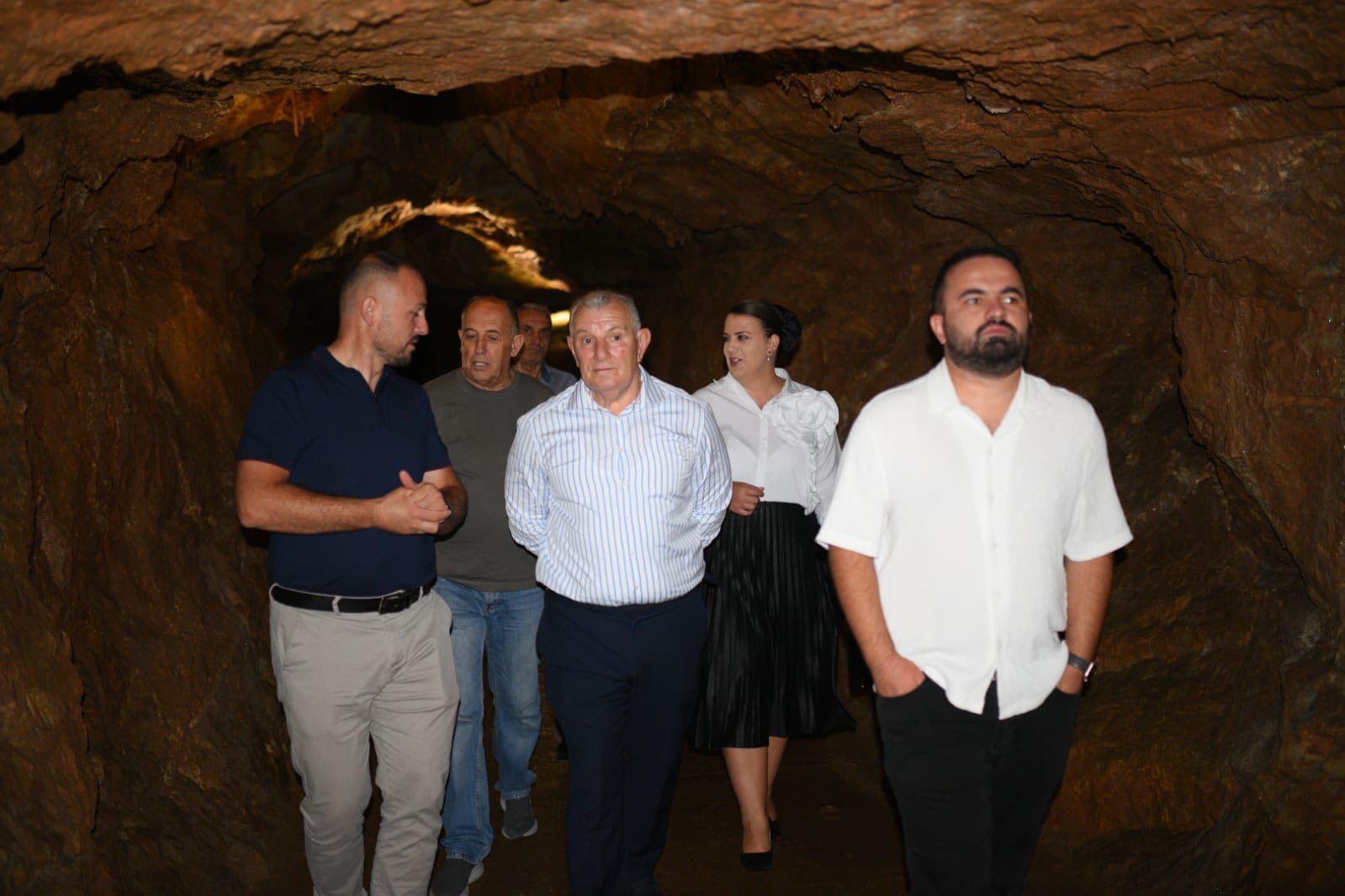 Shukri Buja viziton shpellën e Gadimes: Do të investojë në infrastrukturë moderne
