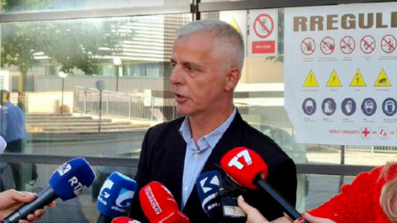 Klinaku pas seancës gjyqësore për kanosje ndaj Kurtit: Do të bëjë kërkesë për hudhje të aktakuzës, nuk kam kryer vepër penale