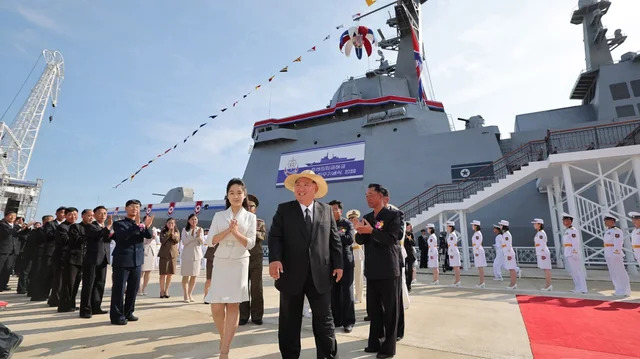 Kush është vajza adoleshente e Kim Jong Un që tërhoqi vëmendjen në paradën ushtarake