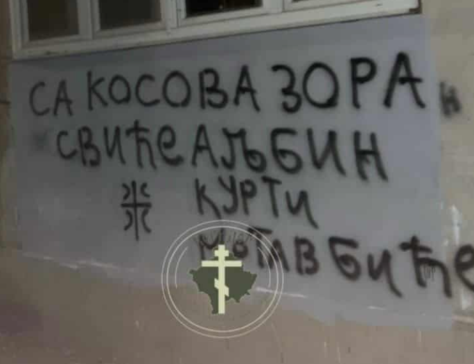 Grafitet kërcënuese ndaj Kurtit në veri, Policia ende nuk e di se kush janë autorët